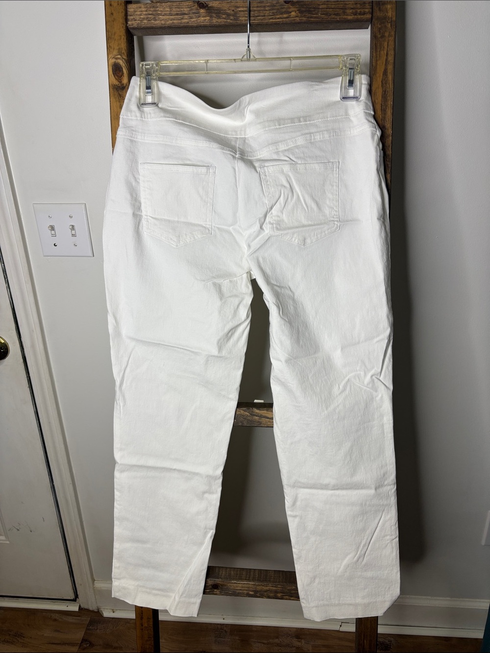 Ruby Rd. White Straight-Leg Pull-On Pants Size 10 - Picture 4 of 4